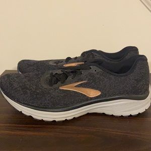 Men’s Brooks Running Shoes Size 10.5